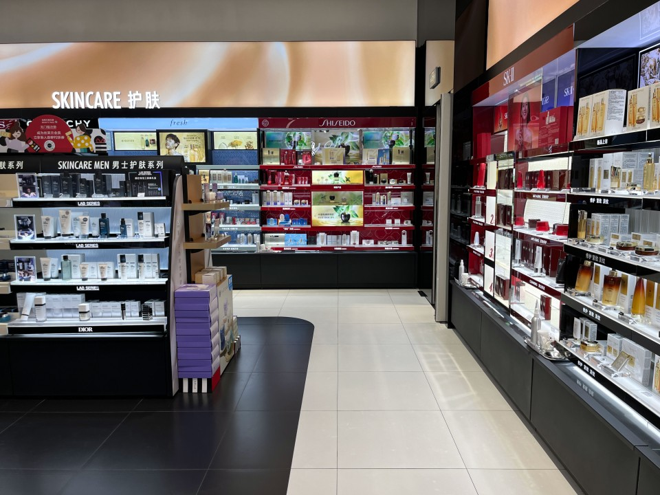 The Key Requirements in Retail Display Lighting